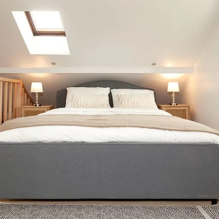 شقة Nouveau Duplex A 2 Minutes Du Rer